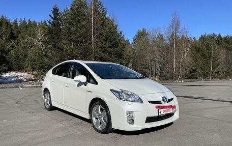 Toyota Prius, 2010 год, 1 300 000 рублей, 3 фотография