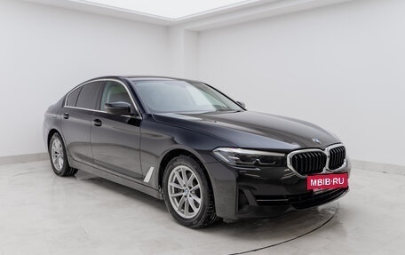 BMW 5 серия, 2021 год, 6 190 000 рублей, 3 фотография