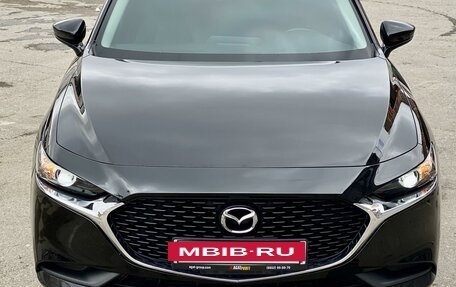 Mazda 3, 2019 год, 1 900 000 рублей, 2 фотография