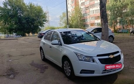 Chevrolet Cruze II, 2012 год, 987 000 рублей, 4 фотография