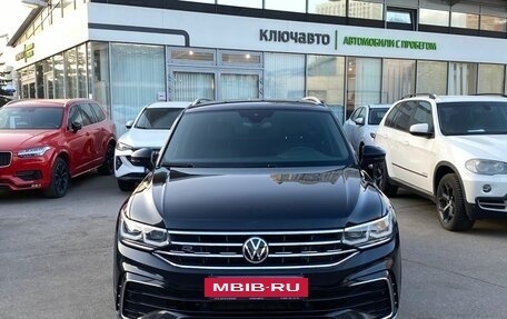 Volkswagen Tiguan II, 2021 год, 3 977 000 рублей, 2 фотография
