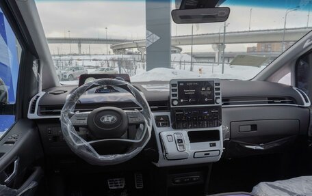 Hyundai Staria, 2023 год, 7 749 000 рублей, 6 фотография