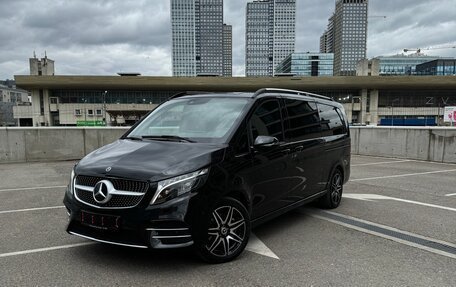 Mercedes-Benz V-Класс, 2023 год, 10 850 000 рублей, 2 фотография