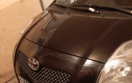 Toyota Yaris III рестайлинг, 2008 год, 820 000 рублей, 2 фотография