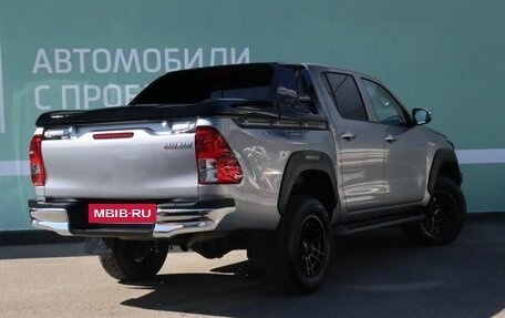 Toyota Hilux VIII, 2022 год, 5 600 000 рублей, 2 фотография