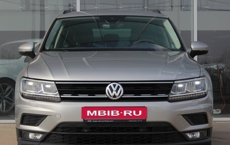 Volkswagen Tiguan II, 2019 год, 2 590 000 рублей, 2 фотография
