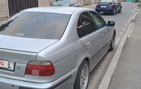 BMW 5 серия, 1998 год, 300 000 рублей, 3 фотография