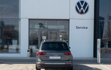 Volkswagen Tiguan II, 2021 год, 3 700 000 рублей, 4 фотография