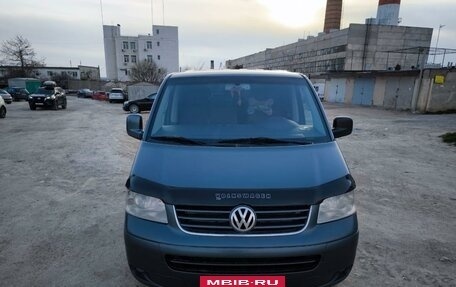 Volkswagen Caravelle T5, 2008 год, 1 570 000 рублей, 2 фотография