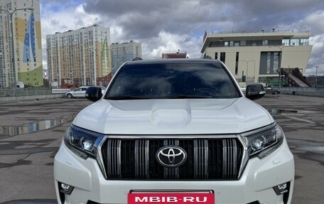 Toyota Land Cruiser Prado 150 рестайлинг 2, 2018 год, 6 250 000 рублей, 3 фотография