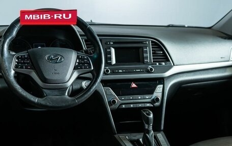 Hyundai Elantra VI рестайлинг, 2017 год, 1 598 200 рублей, 4 фотография