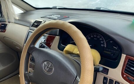 Toyota Ipsum II, 2002 год, 800 000 рублей, 2 фотография