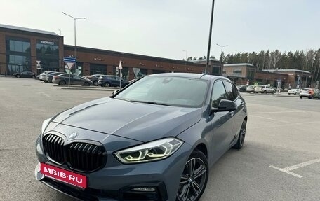 BMW 1 серия, 2019 год, 2 345 000 рублей, 2 фотография