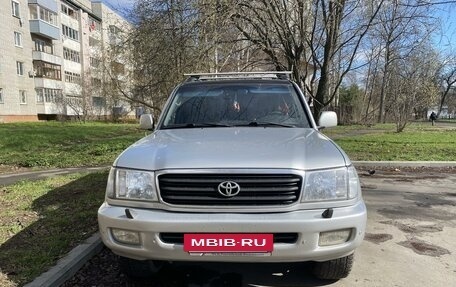 Toyota Land Cruiser 100 рестайлинг 2, 2002 год, 2 350 000 рублей, 2 фотография