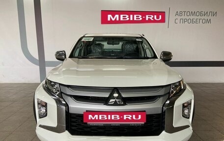 Mitsubishi L200 IV рестайлинг, 2022 год, 4 050 000 рублей, 2 фотография