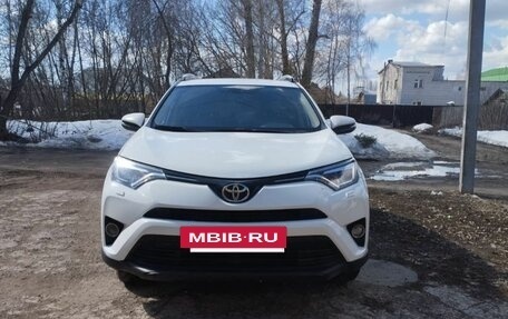Toyota RAV4, 2018 год, 2 190 000 рублей, 2 фотография