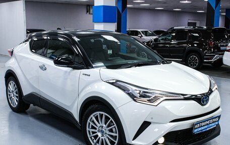 Toyota C-HR I рестайлинг, 2017 год, 2 283 000 рублей, 6 фотография