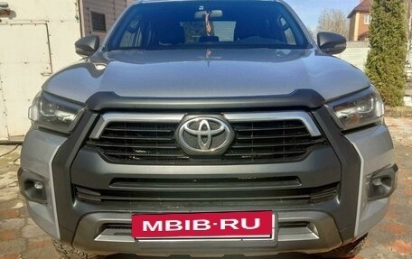 Toyota Hilux VIII, 2020 год, 4 490 000 рублей, 2 фотография