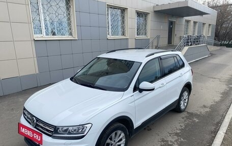 Volkswagen Tiguan II, 2020 год, 2 800 000 рублей, 2 фотография