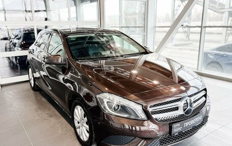 Mercedes-Benz A-Класс, 2015 год, 1 636 000 рублей, 3 фотография