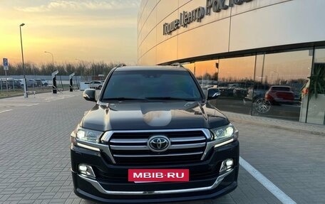 Toyota Land Cruiser 200, 2020 год, 8 770 000 рублей, 2 фотография