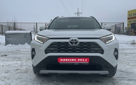 Toyota RAV4, 2021 год, 4 200 000 рублей, 2 фотография