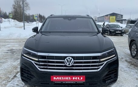 Volkswagen Touareg III, 2019 год, 5 600 000 рублей, 2 фотография