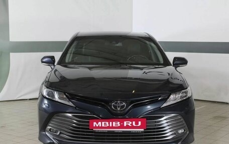 Toyota Camry, 2018 год, 2 599 999 рублей, 2 фотография