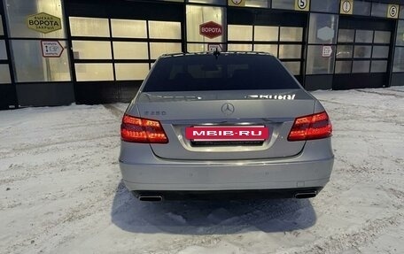 Mercedes-Benz E-Класс, 2012 год, 1 700 000 рублей, 4 фотография