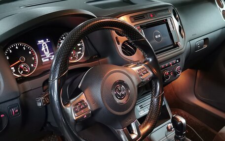 Volkswagen Tiguan I, 2016 год, 1 990 000 рублей, 2 фотография