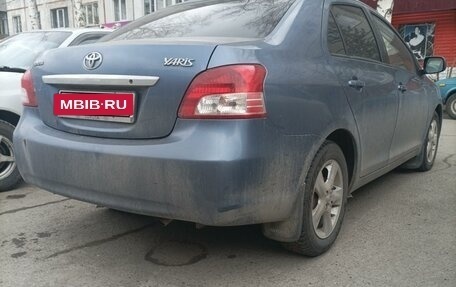 Toyota Yaris III рестайлинг, 2008 год, 800 000 рублей, 6 фотография