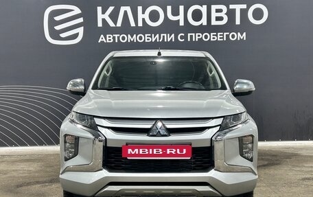 Mitsubishi L200 IV рестайлинг, 2019 год, 2 450 000 рублей, 2 фотография