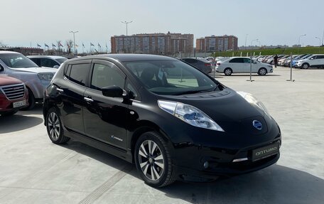 Nissan Leaf I, 2017 год, 949 000 рублей, 3 фотография
