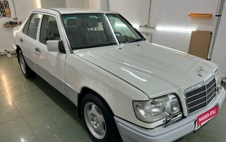 Mercedes-Benz E-Класс, 1994 год, 876 000 рублей, 2 фотография