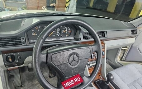 Mercedes-Benz E-Класс, 1994 год, 876 000 рублей, 5 фотография