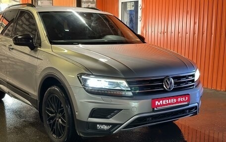 Volkswagen Tiguan II, 2019 год, 2 850 000 рублей, 2 фотография