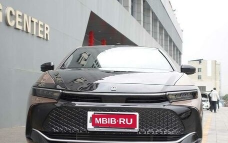 Toyota Crown, 2023 год, 7 000 000 рублей, 3 фотография