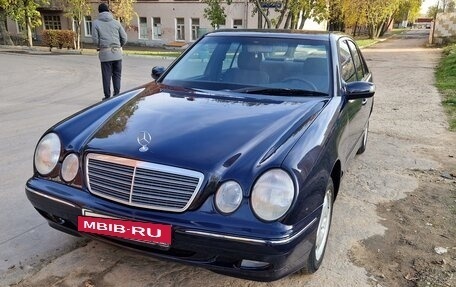 Mercedes-Benz E-Класс, 2000 год, 525 000 рублей, 2 фотография