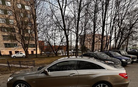 Mercedes-Benz E-Класс, 2011 год, 1 655 000 рублей, 2 фотография