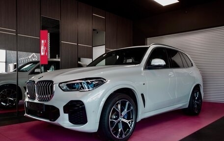 BMW X5, 2023 год, 13 690 000 рублей, 2 фотография