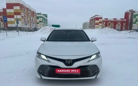 Toyota Camry, 2019 год, 3 400 000 рублей, 2 фотография