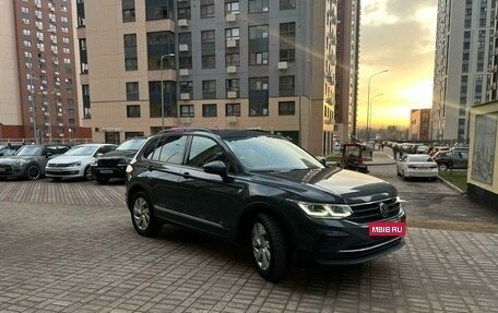 Volkswagen Tiguan II, 2020 год, 3 650 000 рублей, 2 фотография