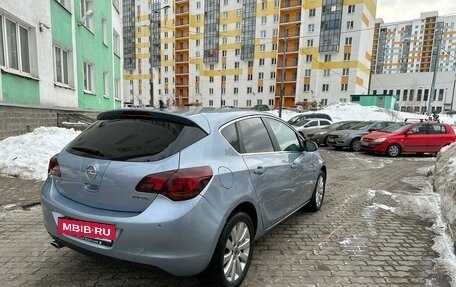 Opel Astra J, 2011 год, 880 000 рублей, 2 фотография