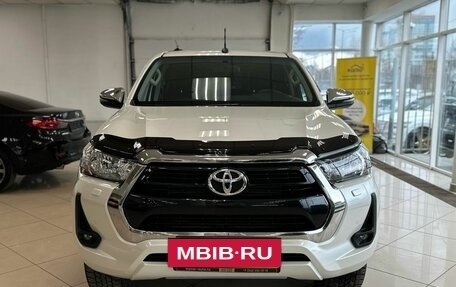 Toyota Hilux VIII, 2021 год, 5 490 000 рублей, 2 фотография