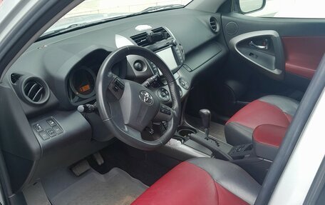 Toyota RAV4, 2011 год, 1 850 000 рублей, 2 фотография