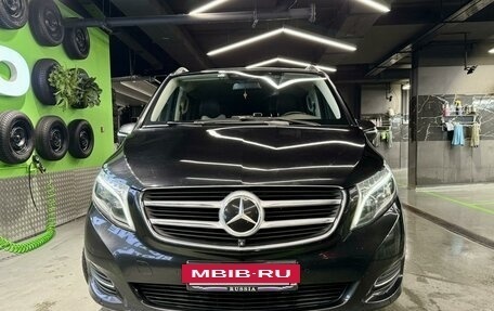 Mercedes-Benz V-Класс, 2019 год, 5 100 000 рублей, 2 фотография