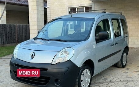 Renault Kangoo II рестайлинг, 2010 год, 800 000 рублей, 3 фотография