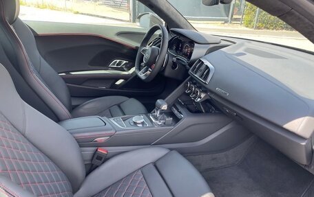 Audi R8, 2023 год, 24 700 000 рублей, 3 фотография