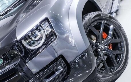 Land Rover Defender II, 2021 год, 7 330 000 рублей, 3 фотография