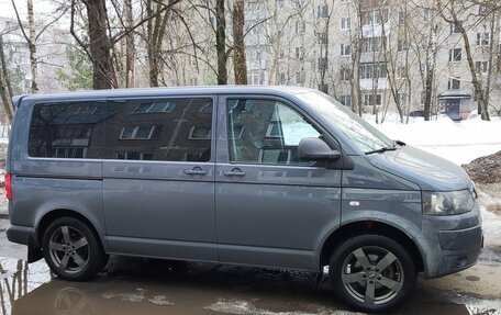 Volkswagen Caravelle T5, 2012 год, 2 700 000 рублей, 3 фотография